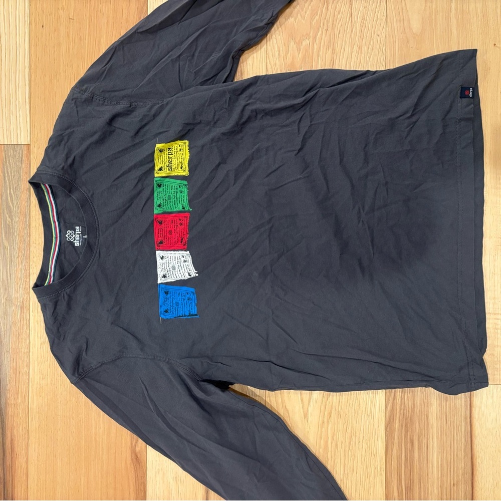 Men's Gray Long Sleeve Shirt with Graphic